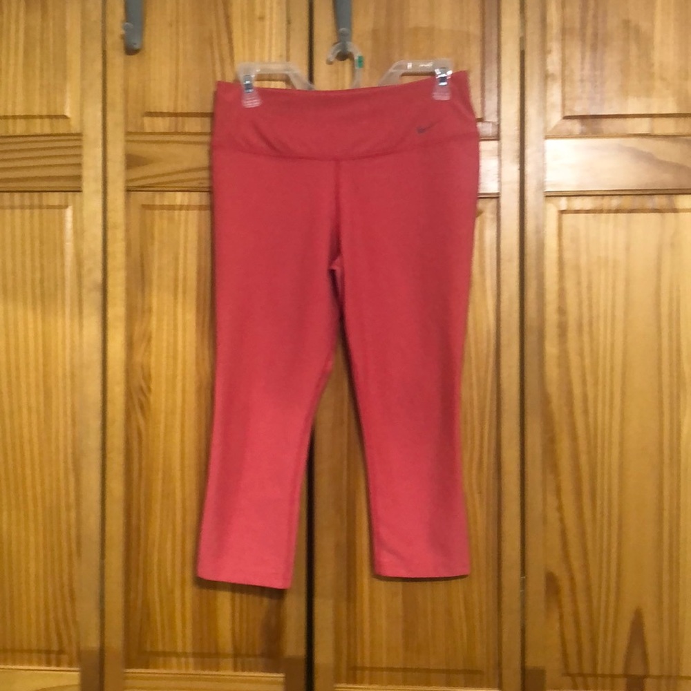 Nike Dri-Fit Capri leggings size M